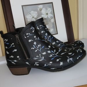 Lucky Brand Baselrain Rain Booties Black floral